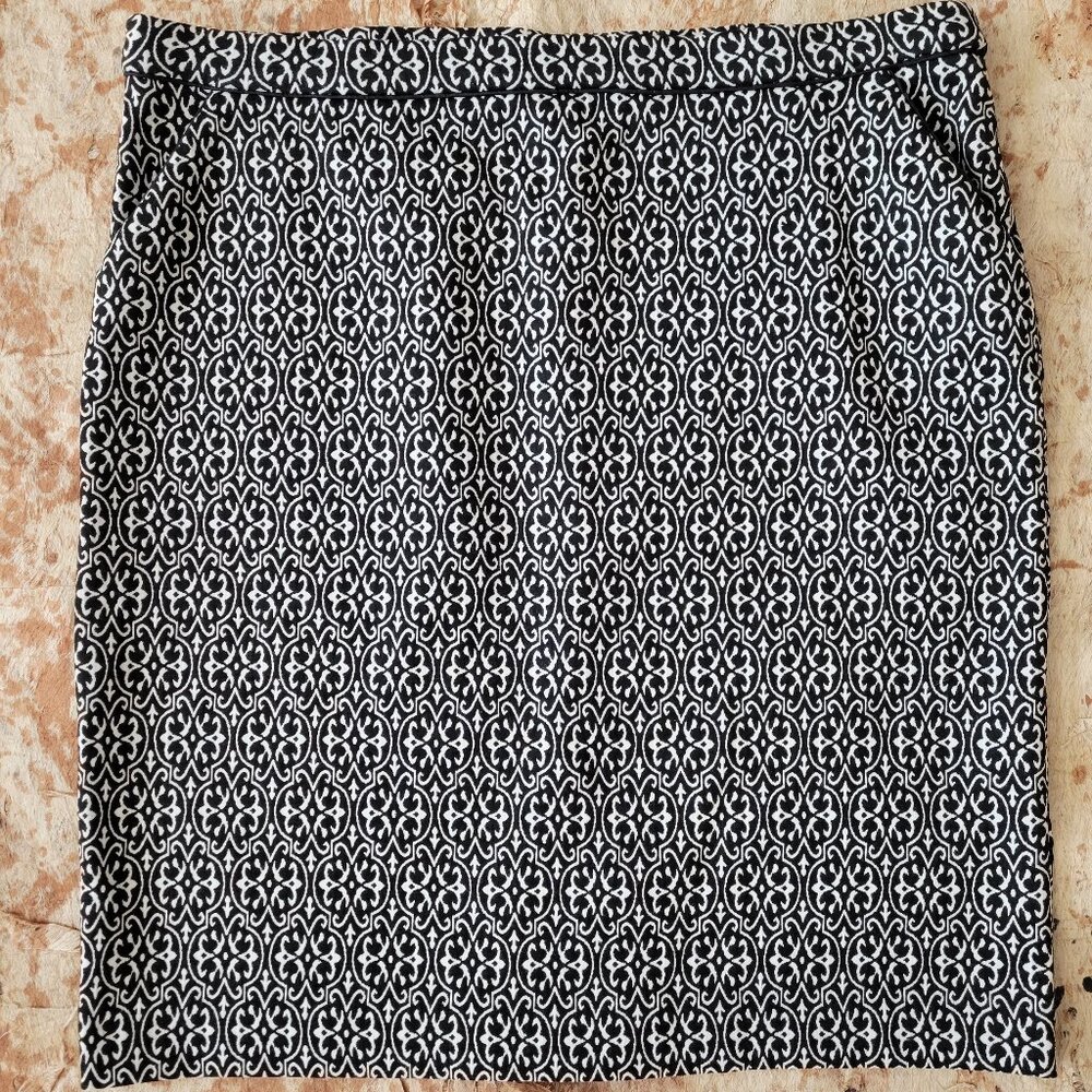 Dressbarn Pull On Skirt Black White Pockets Back Vent Size Large